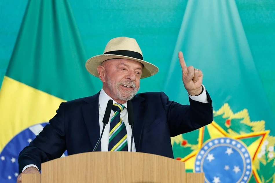 Lula comunica à campanha que não irá a debate da Globo